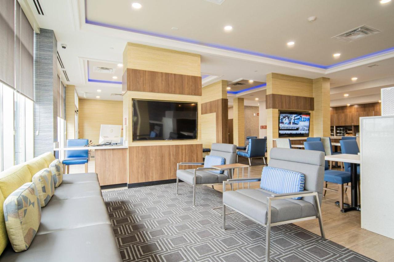 Towneplace Suites By Marriott Brantford And Conference Centre Zewnętrze zdjęcie