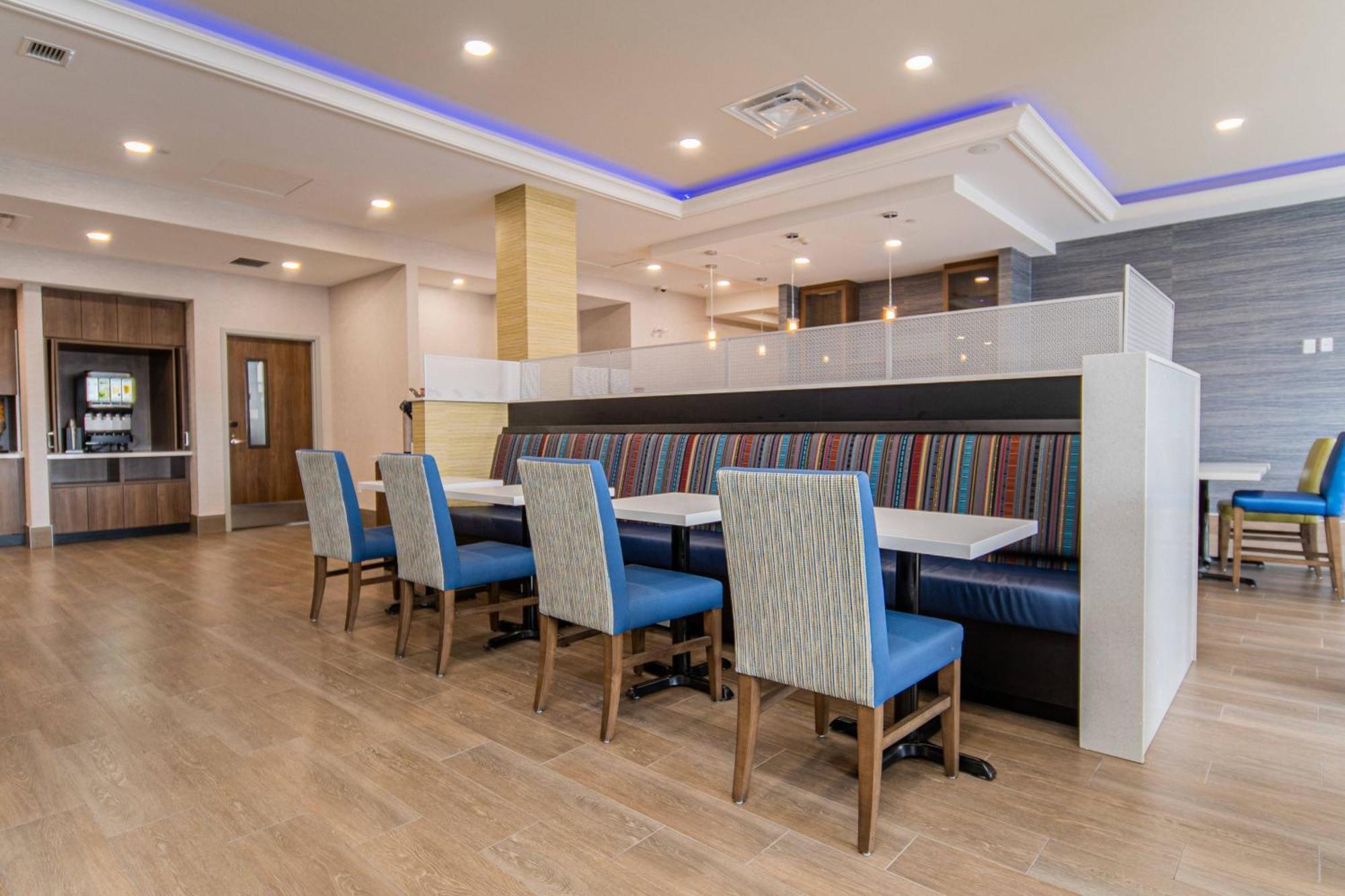 Towneplace Suites By Marriott Brantford And Conference Centre Zewnętrze zdjęcie
